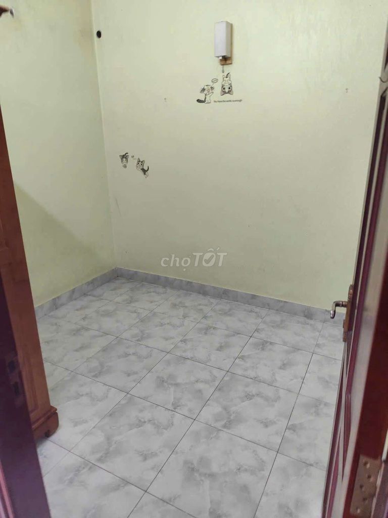 Rent cash. 207, refrigerator 10, Trương Phước Phan, 16 million, 4 bedrooms.