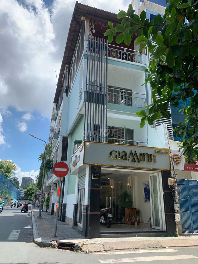 Rent the corner of 78 mm. Security-phan the sidewalk 5 meters 3 floors for 40 million.