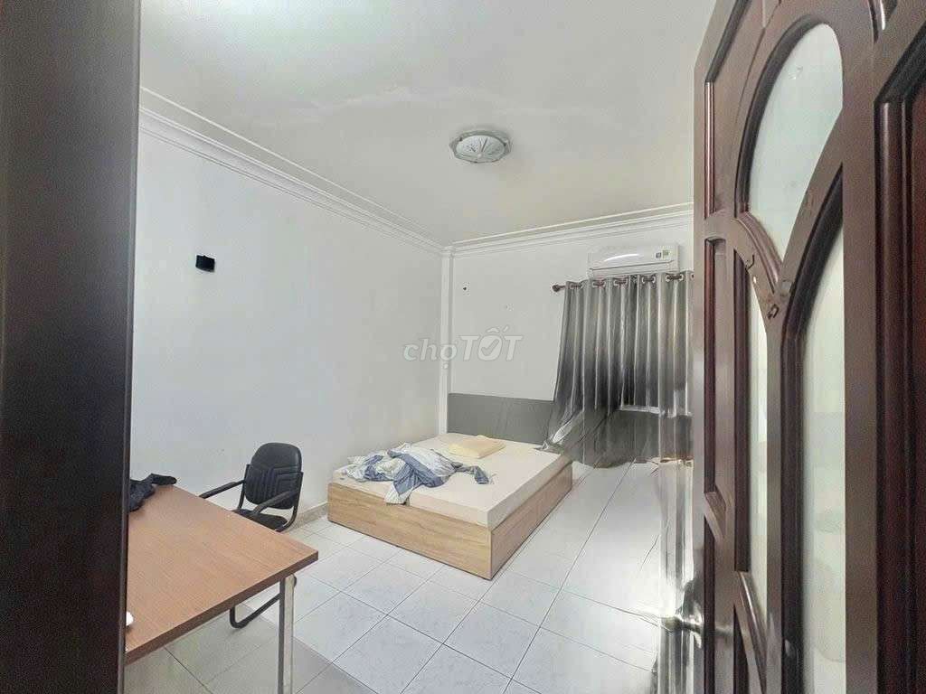 Rent a villa around a 10-foot missile area.