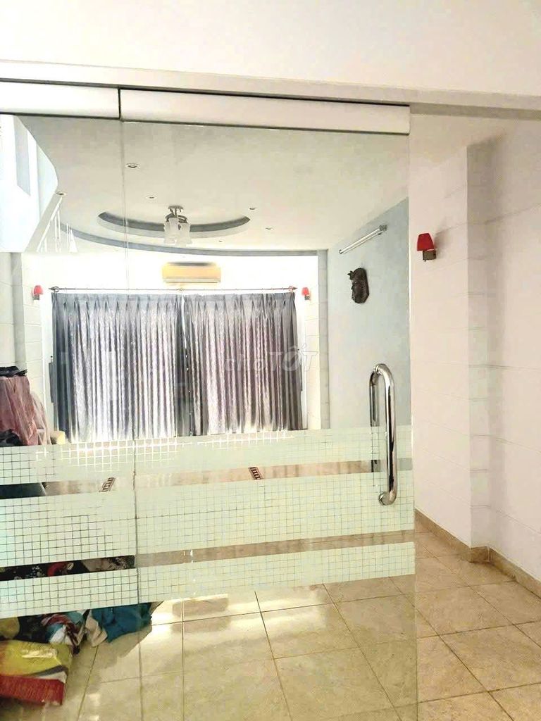 số 9 St., Ra Lo Instruments, 4 x 18 meters, 3/3 plates, furniture.