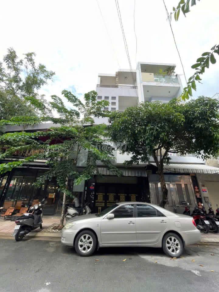 số 9 St., Ra Lo Instruments, 4 x 18 meters, 3/3 plates, furniture.