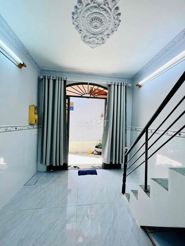 Two floors of ground has two bedrooms. Two bathrooms, middle-aged GHS. Eight, low cost of seven million.