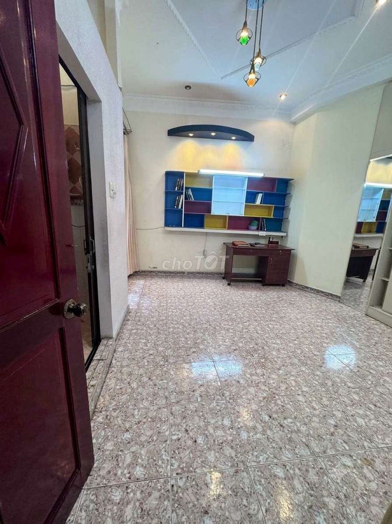 21 million-50 m-four bedrooms, four toilets-- at Thích Quảng Đức-- Phú Nhuận