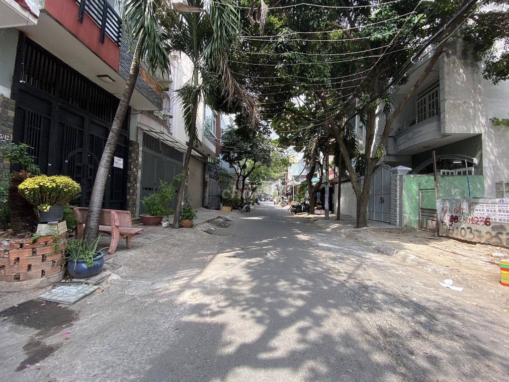 Rent house 12 x 20 meters. 4 o'clock. 8 meters near Bình Long.g.:22 million