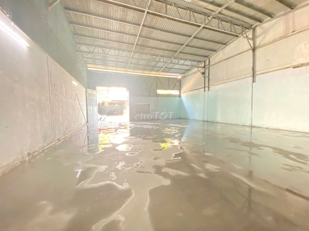 Rent house 12 x 20 meters. 4 o'clock. 8 meters near Bình Long.g.:22 million