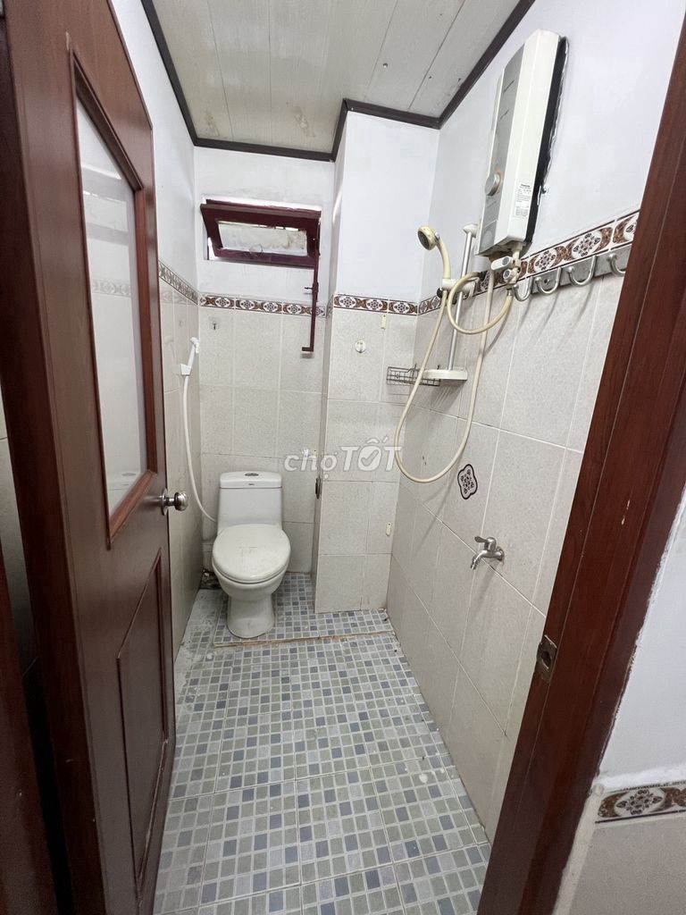Rent house 12 x 20 meters. 4 o'clock. 8 meters near Bình Long.g.:22 million