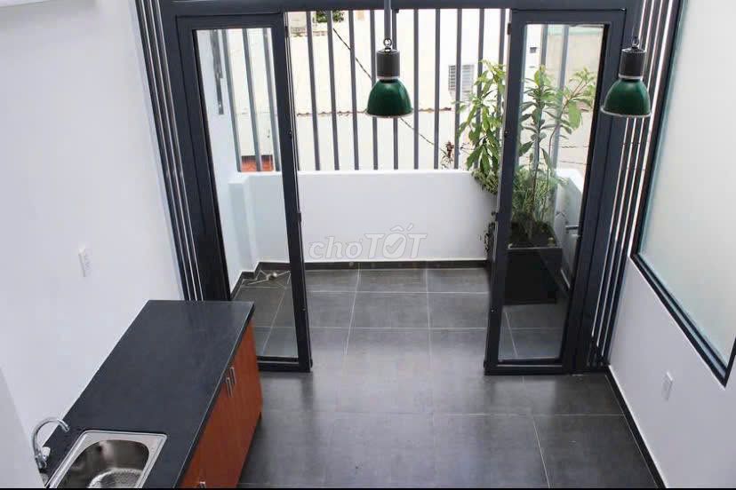 Rent the house, hbg, Phan Đăng Lưu, 5 bedrooms, RRTS 4, Q. Bedroom. Close by. Close to the 4 bedrooms