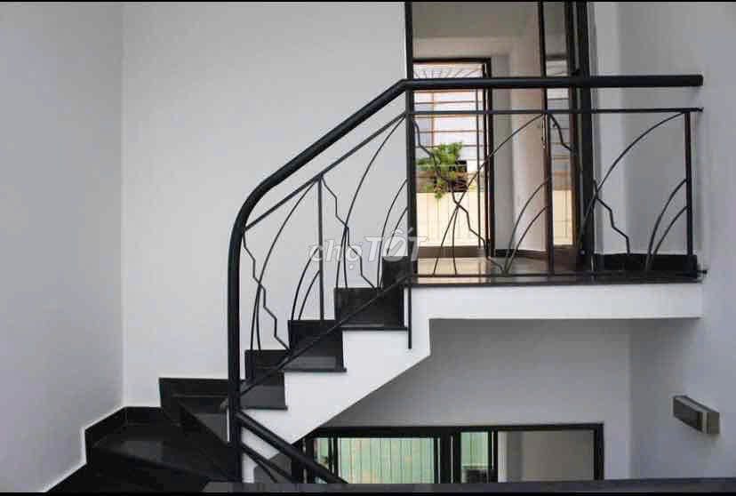Rent the house, hbg, Phan Đăng Lưu, 5 bedrooms, RRTS 4, Q. Bedroom. Close by. Close to the 4 bedrooms