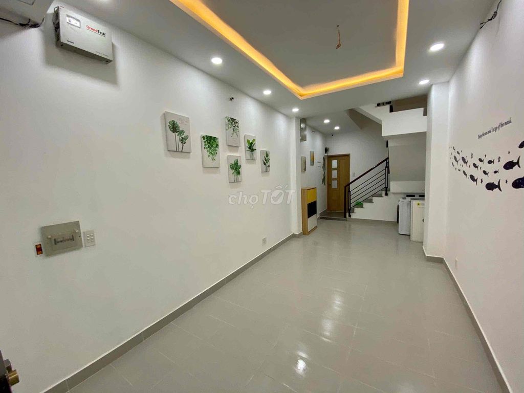 Rent a room at Nguyễn Văn Nguyễn, 1894 Tân Định, District 1.