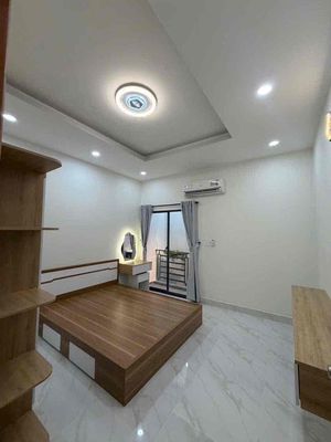 Rent a three-story Asian Park Royal Park at 27 million worth of furniture