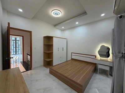 Rent a three-story Asian Park Royal Park at 27 million worth of furniture