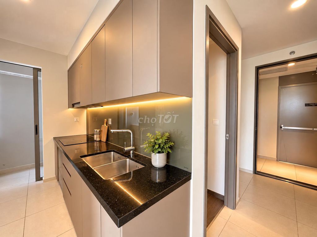 Rent apartment westgate security. Two bedrooms, two full-month toilets.