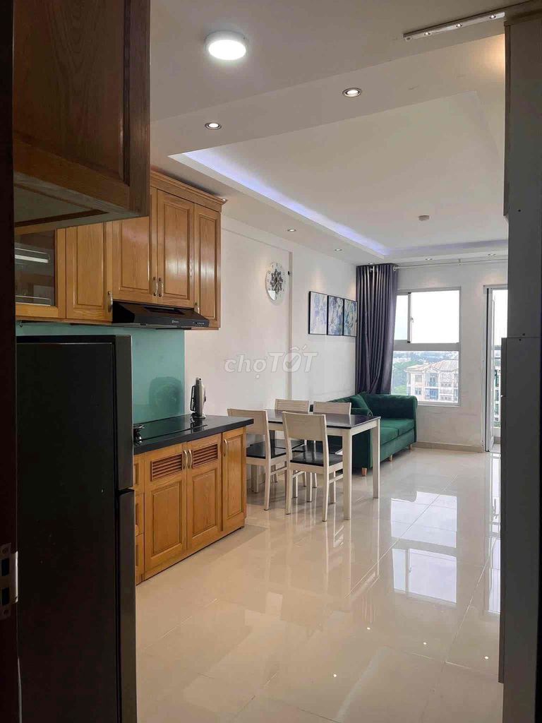 apartment 50 m2; Two bedrooms full of furniture in the shape of a mound near