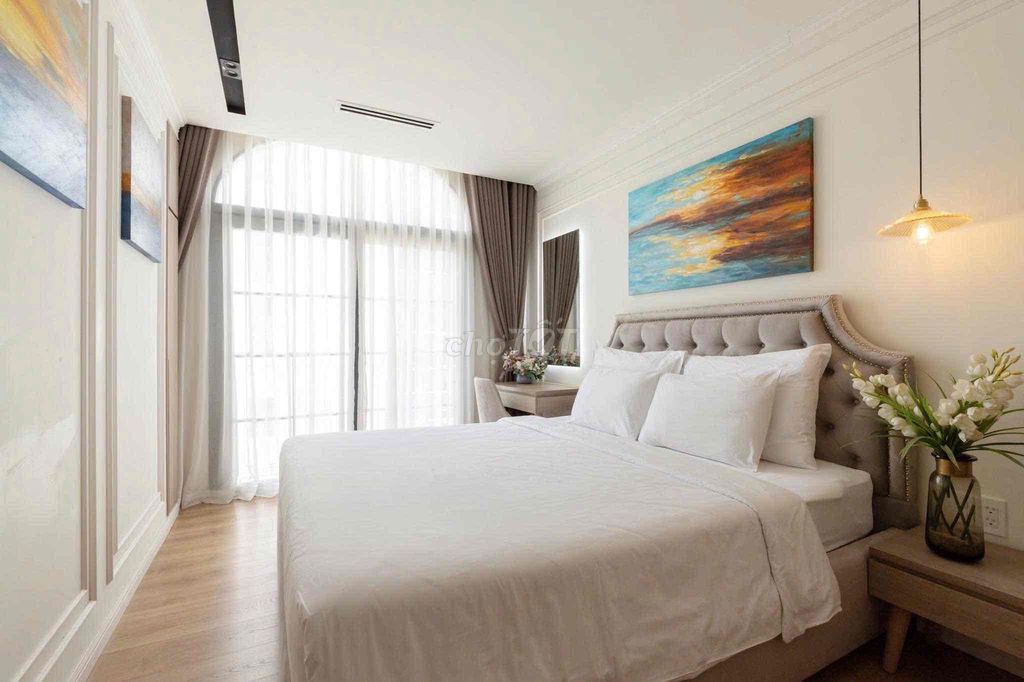 A favor to free service suite full fee to check-in guests in October.