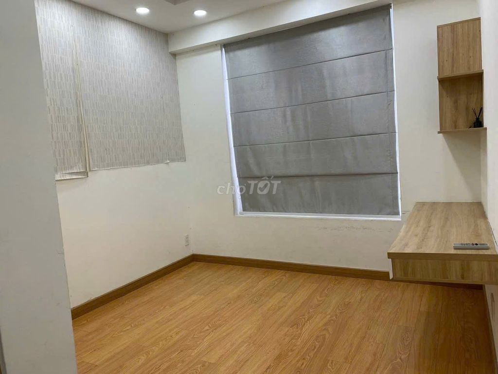 Renting Pisco apartment. Thạnh Xuân 13. District 12: Two bedrooms, ntcb. Eight million.