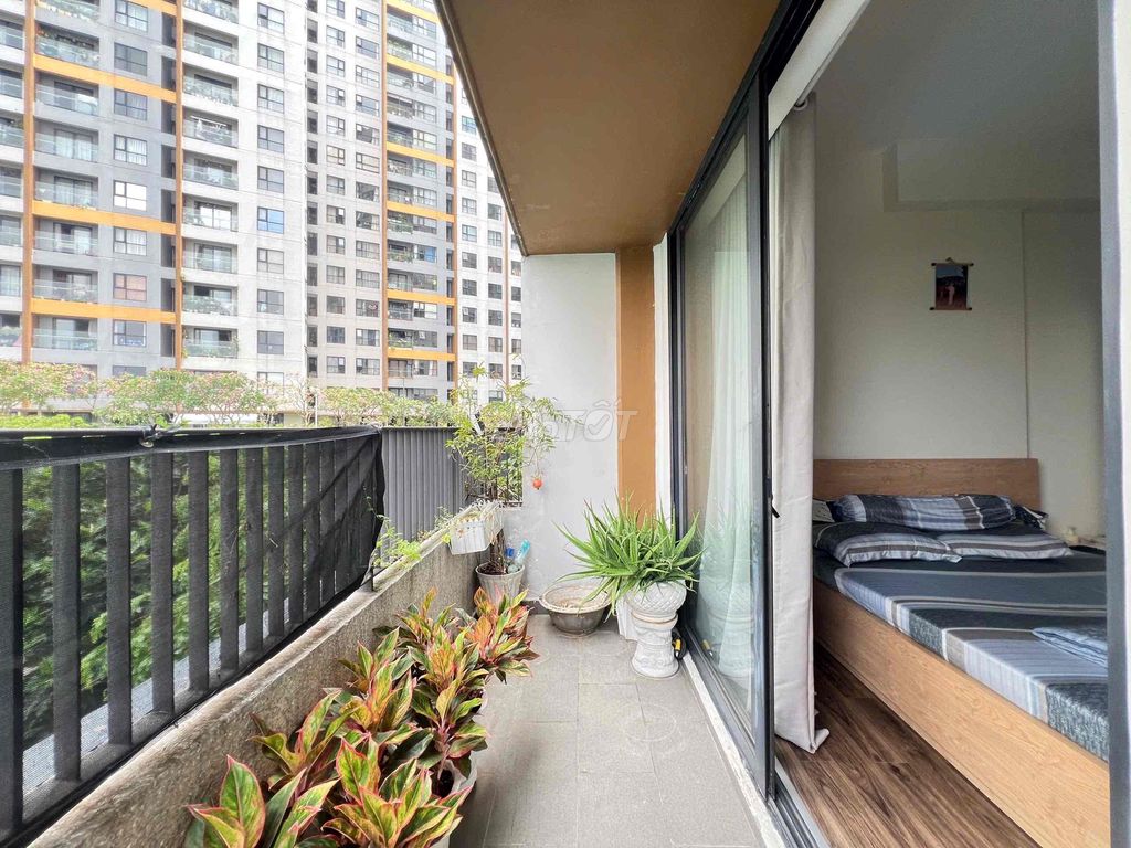 Three bedrooms for rent, good price.