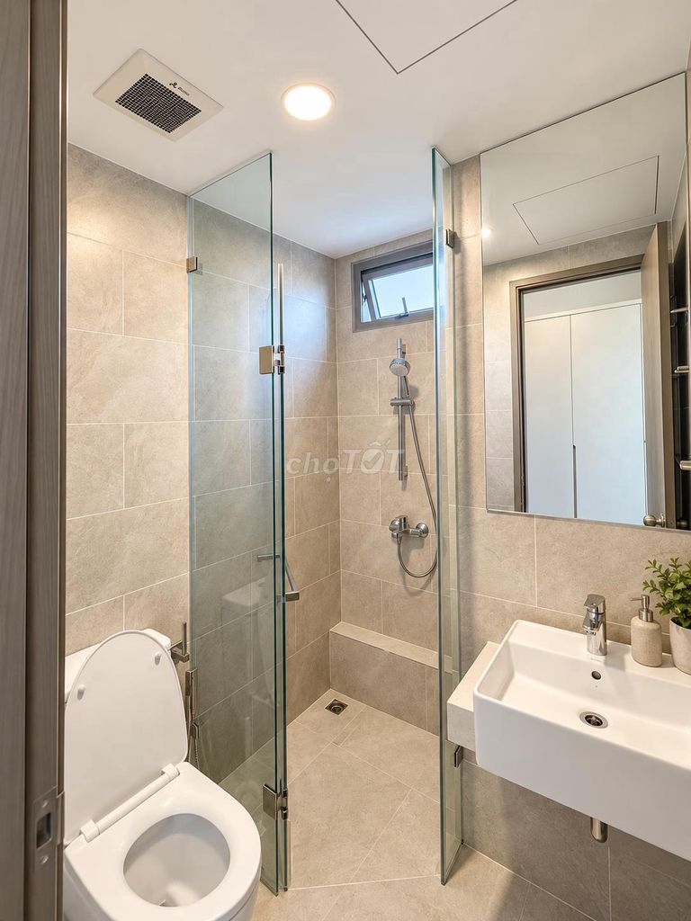 Renting apartment westgate Security 3 bedroom 2 full interior toilet - 14 million a month