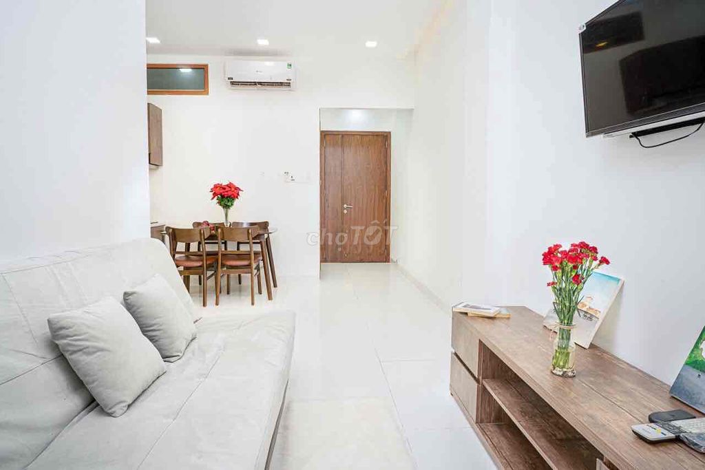 The new two bedrooms are full of conveniences right here in the south of the 7th.