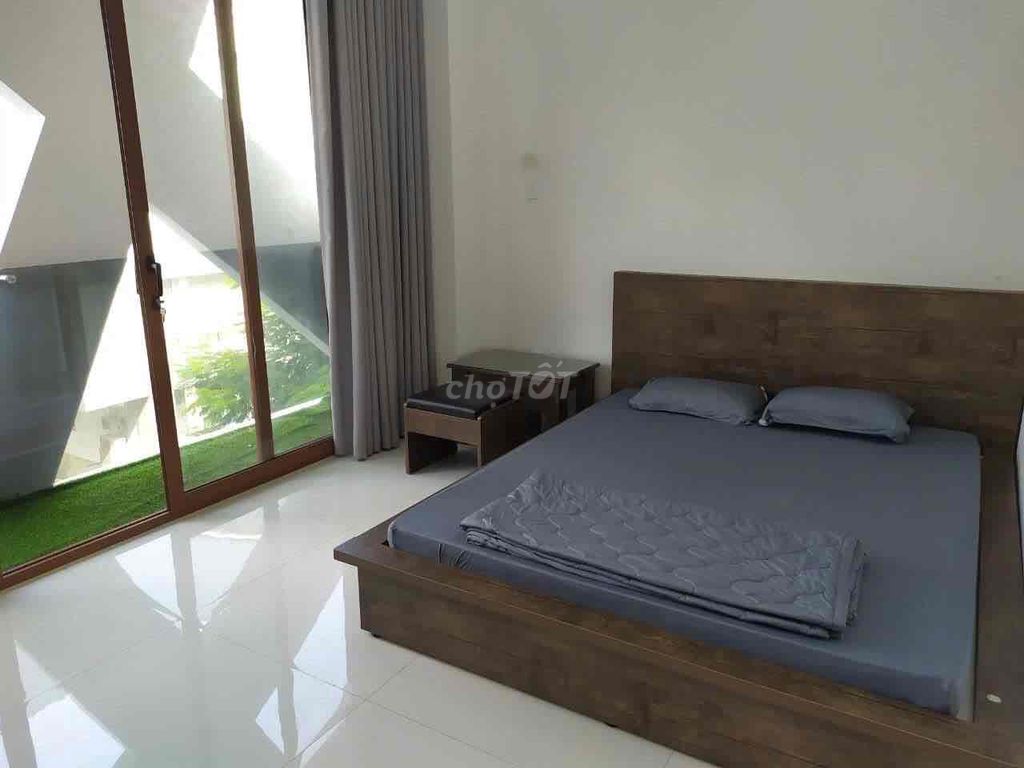 The new two bedrooms are full of conveniences right here in the south of the 7th.