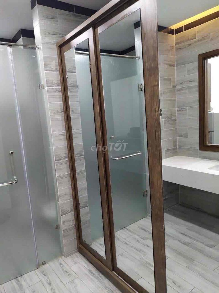 The new two bedrooms are full of conveniences right here in the south of the 7th.