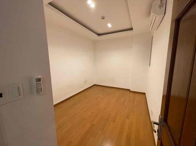 Find the share lady room in the apartment