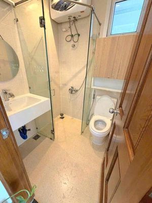 Find the share lady room in the apartment
