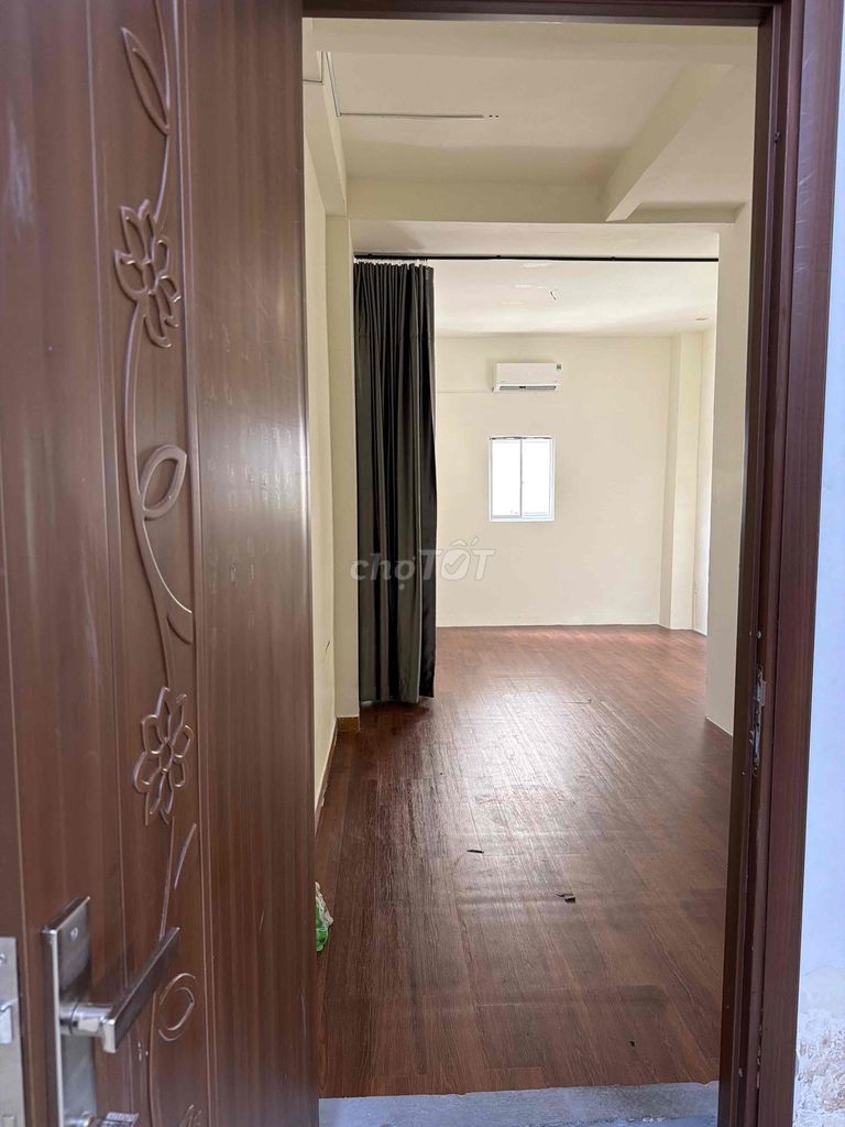 I rent a separate second floor with a bedroom, a kitchen, a living room.