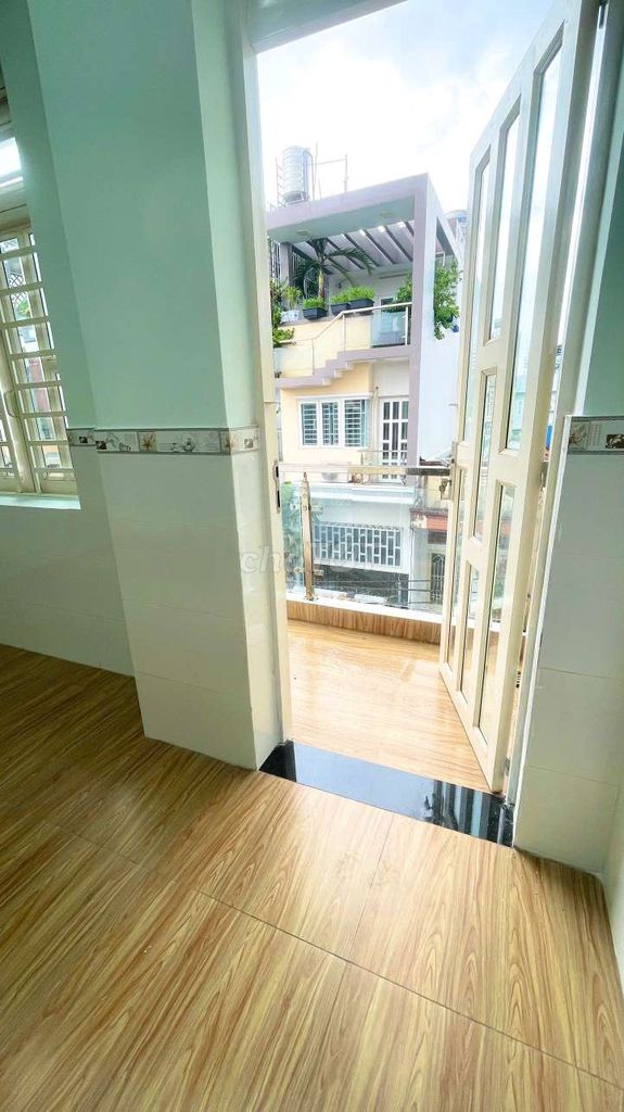 Nice five-story house - car alley avoid - 7 bedroom - 16 million