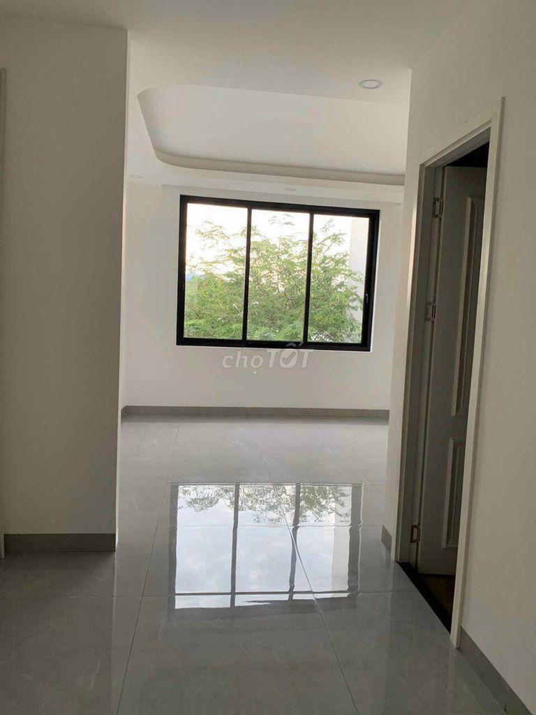 Rent a five-story house at 5 x 30 at 28 million a month.