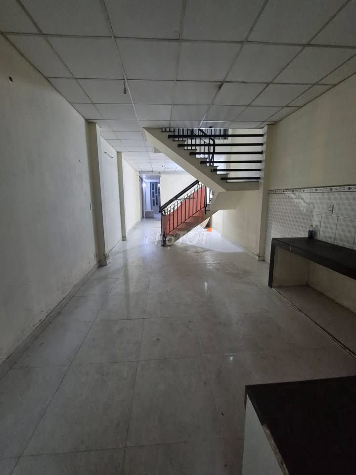 Rent a house near the Super Aeon. area 4x25 m is 11 million