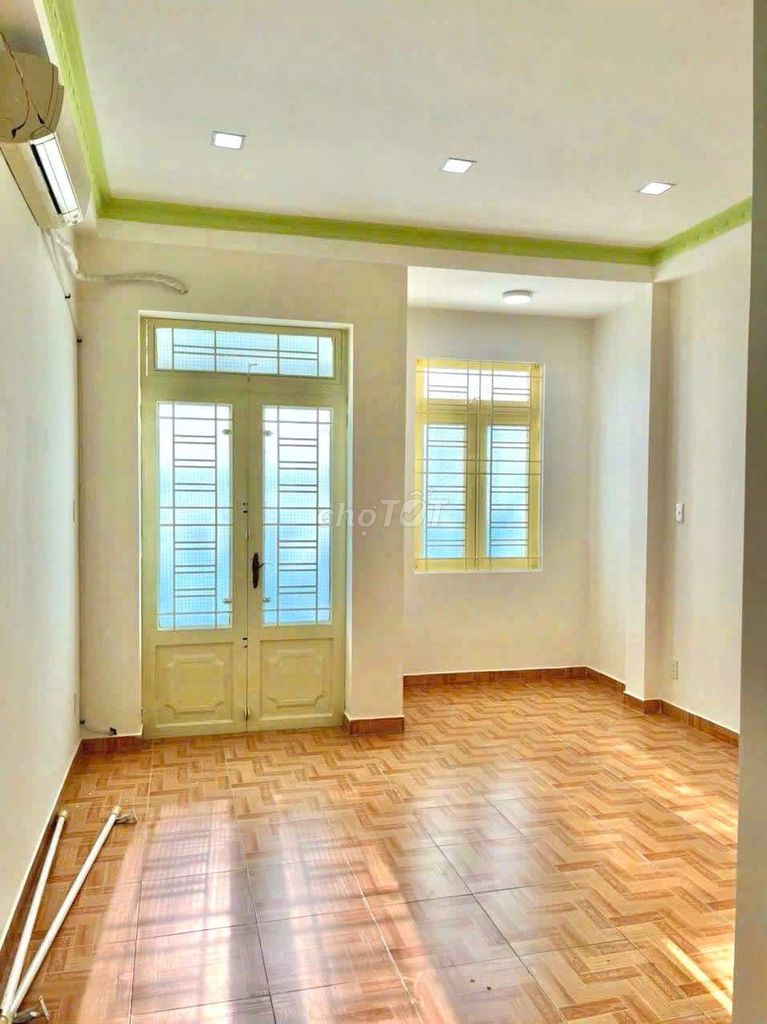Rent for 923 Tỉnh lộ 10, 15 trieu, three bedrooms, three air conditioning, a sleeping car.