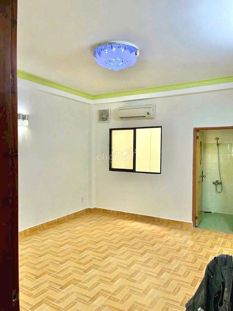 Rent for 923 Tỉnh lộ 10, 15 trieu, three bedrooms, three air conditioning, a sleeping car.