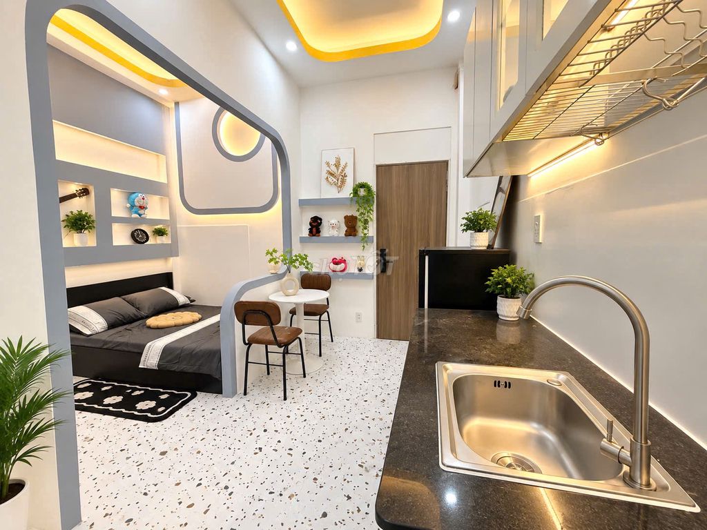 A super-high-high-salt balcony kitchen room.