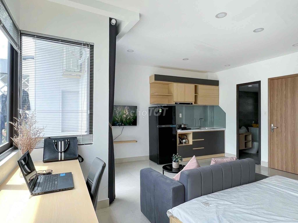 The studio apartment balcony design luxury, modern, District 2