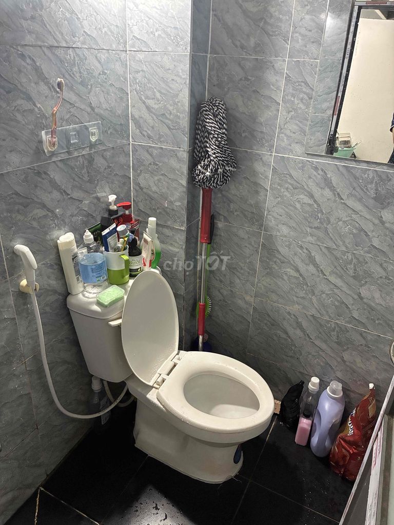 Rent Lê Đức Thọ first room, plus toilets.