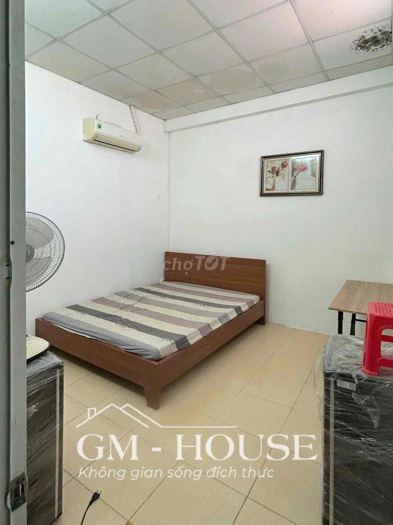 The owner is renting the room. Ngô Đức Kế Bình Thạnh.