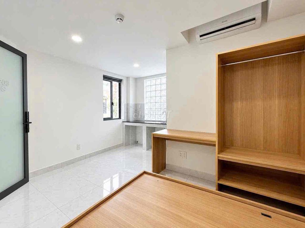 A room with windows