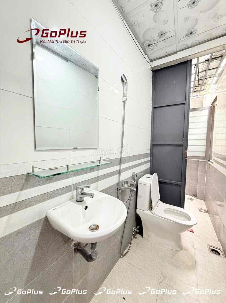 rent room - basic interior