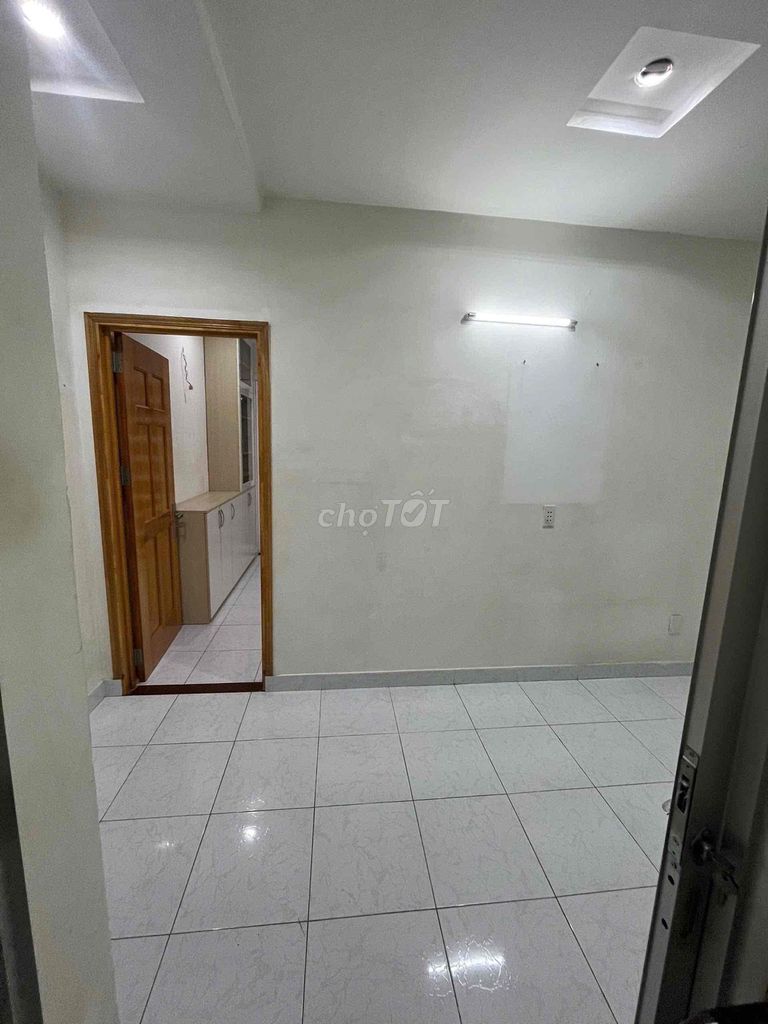 Close to City Street, 10th floor, second floor, two bathrooms.