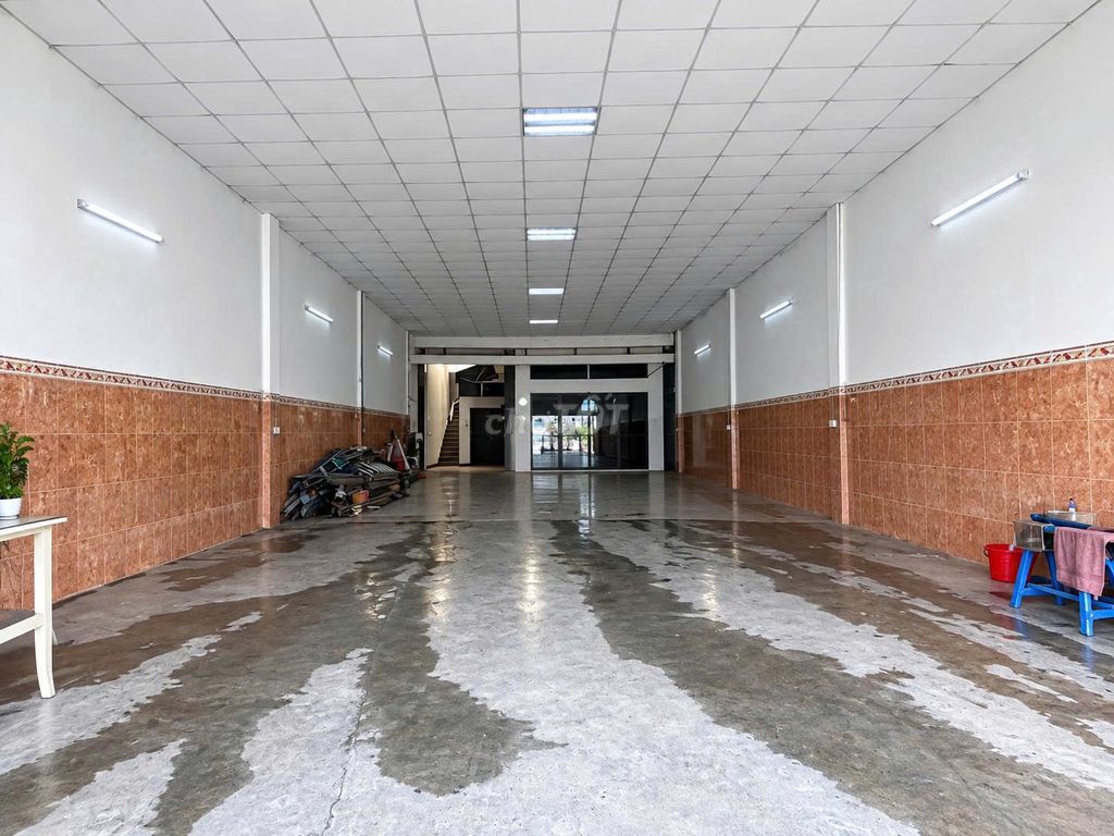 Rent the Lê Quang Định cash house 8 x35 m ground 2 floor - super nice position