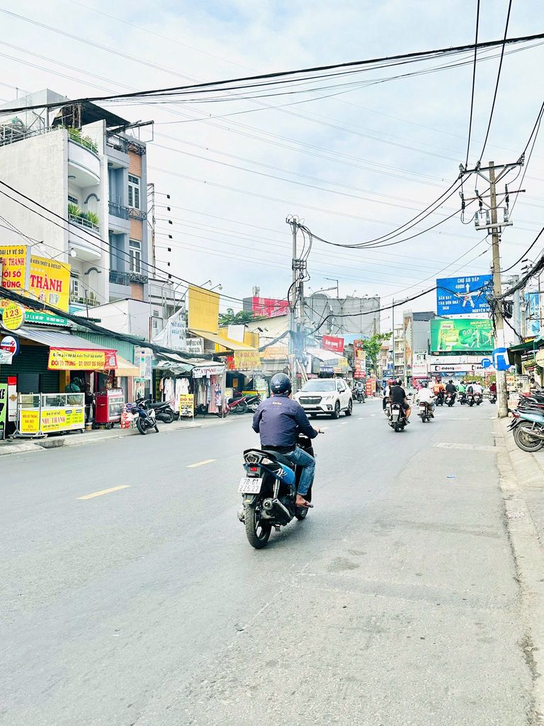 Rent the Lê Quang Định cash house 8 x35 m ground 2 floor - super nice position