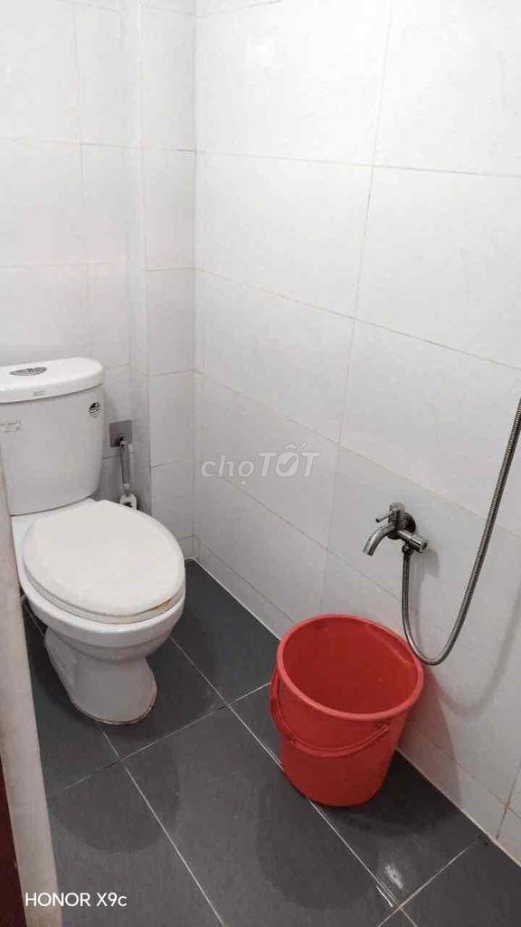 Three-and-a-half floors. 11 M has two bedrooms. Two Quang Trung-570.