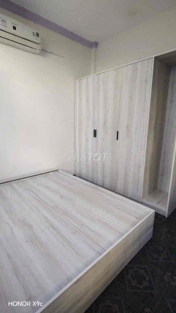 Three-and-a-half floors. 11 M has two bedrooms. Two Quang Trung-570.
