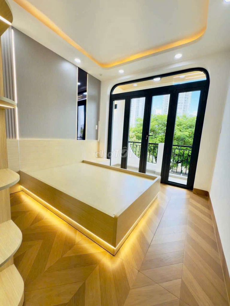 4th Street front house full interior