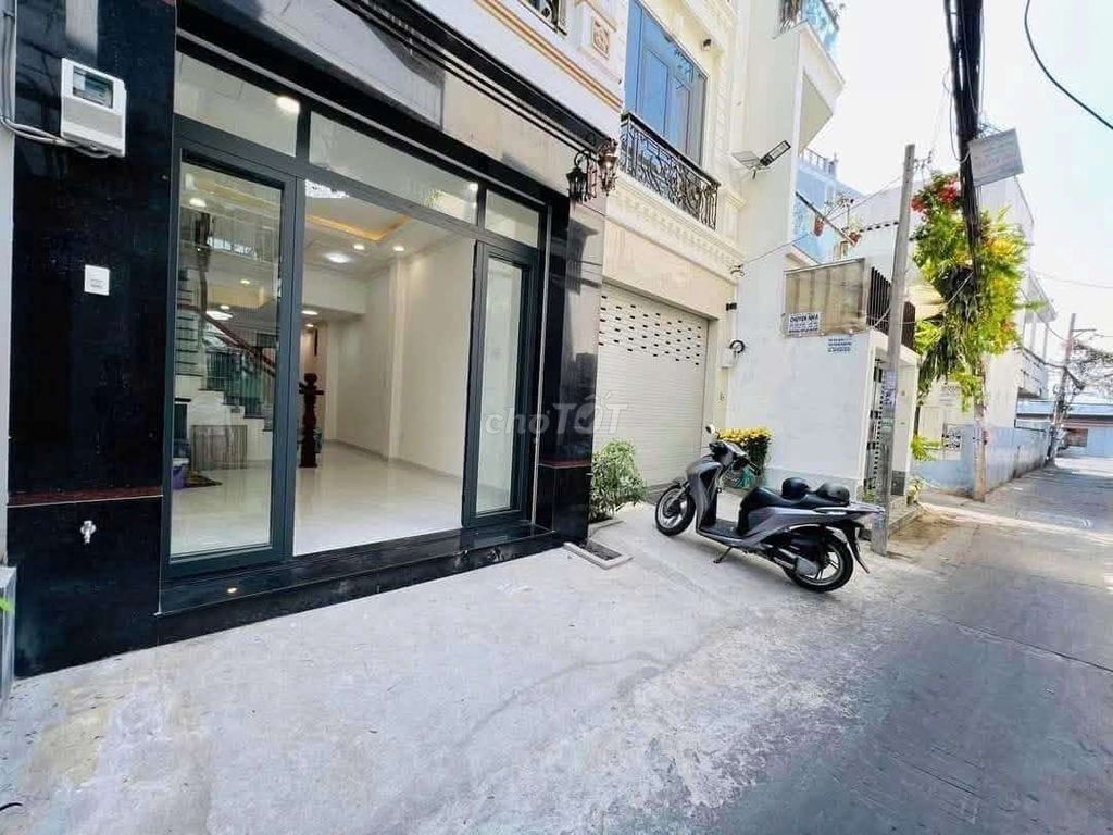 Rent Đinh Bộ Lĩnh, Bình Thạnh, 4 bedrooms, 7 toilets, 29 million a month.