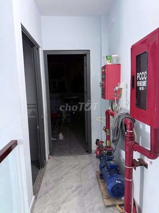 Rent a four-story cash house near aeon Tân Phú and a commercial college