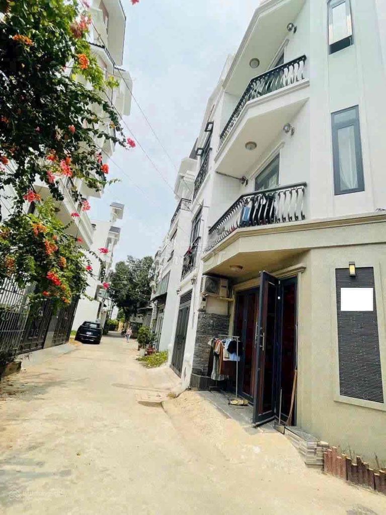 4th floor nice house. Five bedrooms full of furniture. số 2 Trường Thọ.