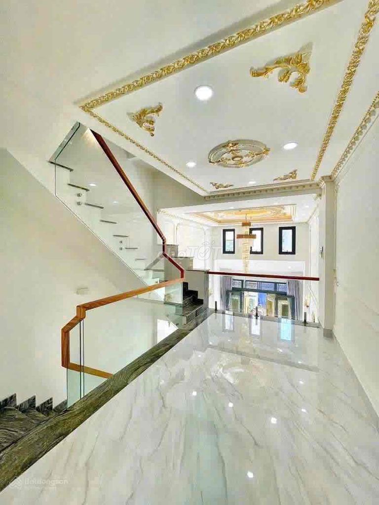 4th floor nice house. Five bedrooms full of furniture. số 2 Trường Thọ.