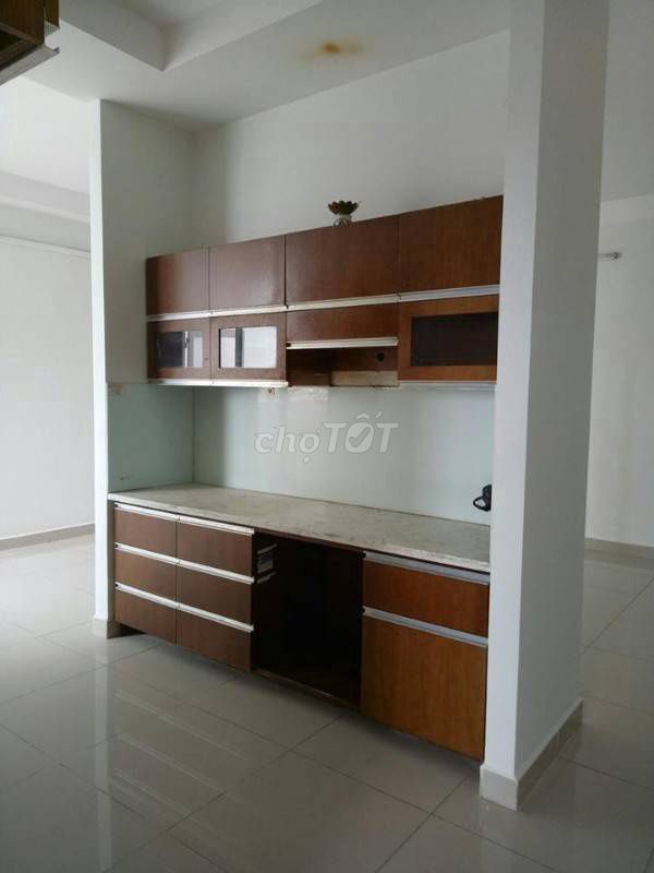 Rent two bedrooms 88m2 belleza, newly painted house, middle floor. Price: Nine million.