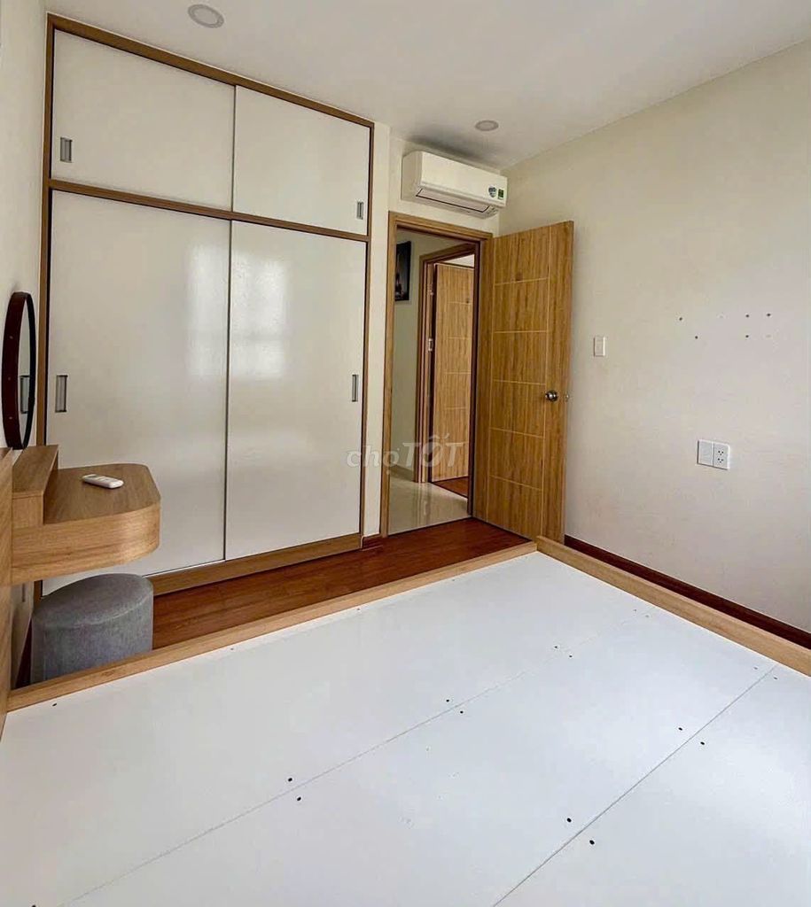 Chung cư Phúc Yên-ready interior, 86 meters2, 2 bedrooms rent 8 million a month.